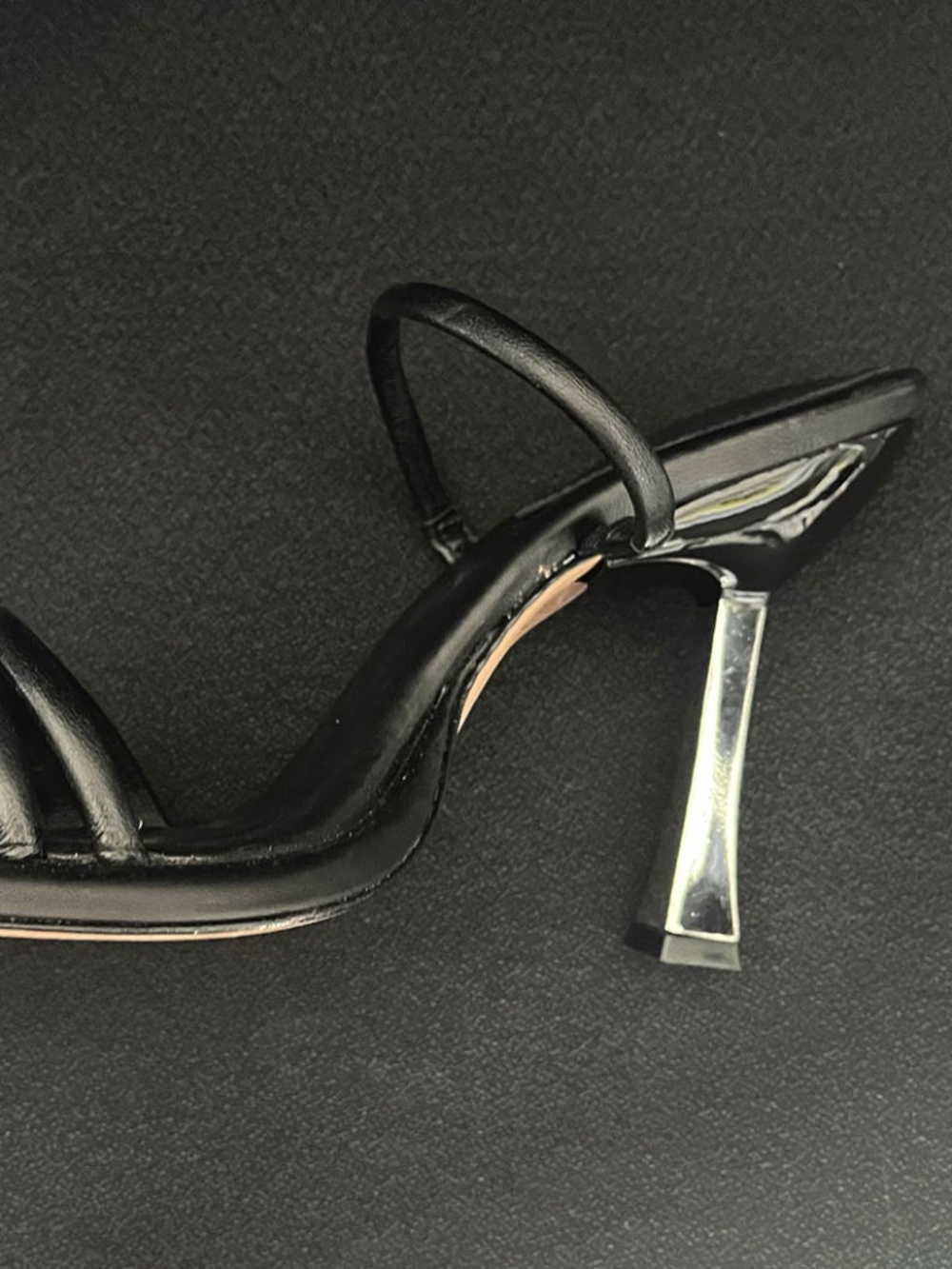 Schutz Women's "Agatha" Black Strappy Leather Square Toe Sandals Size: 8.5B - Picture 4 of 13